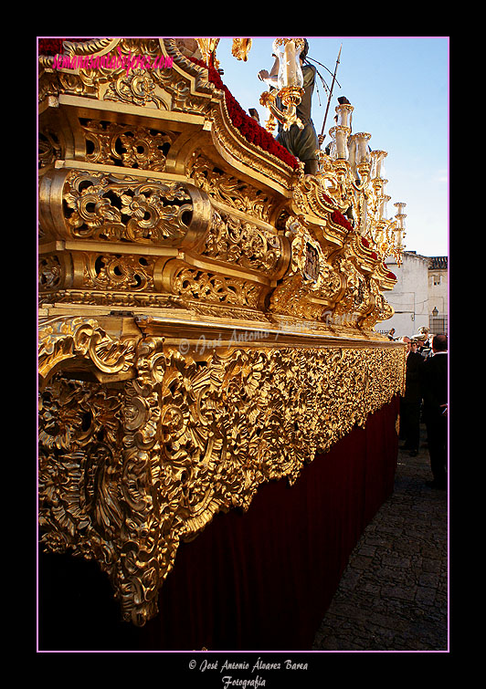 Detalle de la canastilla y respiradero lateral del Paso de Misterio de la Sagrada Flagelación de Nuestro Señor