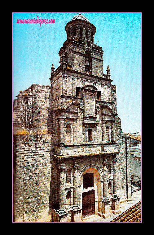 Vista de la torre-fachada de San Juan de los Caballeros antes de la obra de la portada realizada en 1974-75.