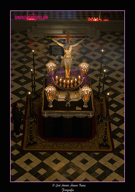 Santísimo Cristo de la Esperanza en la carroza para el Via Crucis de la Unión de Hermandades 2011