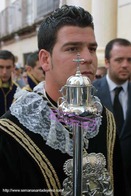 Pértiga del pertiguero del cortejo de palio de la Hermandad de la Vera-Cruz