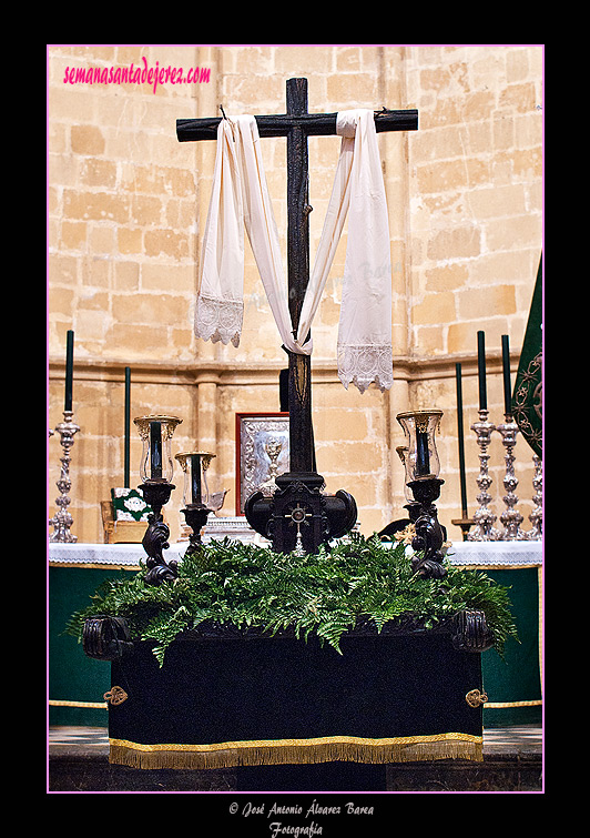 Cruz de guía de la Hermandad de la Vera-Cruz