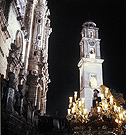 Paso de Misterio de la Oración en el Huerto a la salida de la Catedral en 1977 (Foto: Diego Romero)