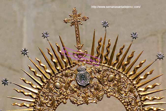 Cruz que remata la Corona de María Santísima de la Esperanza