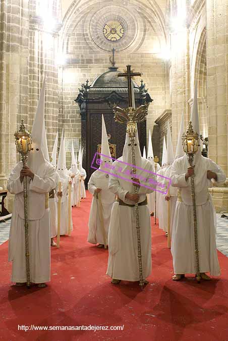 Cruz de Guía de la Hermandad de las Cinco Llagas