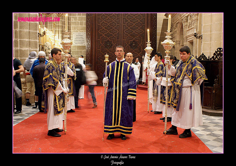 Cuerpo de Acólitos del Paso de Palio de la Hermandad de las Cinco Llagas