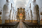 Nave central del Convento de San Francisco. Al fondo, el retablo Mayor, barroco, de principios del XVIII