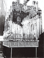 El paso de palio de la Hermandad de la Yedra está en la Iglesia del Convento de Madre de Dios esperando el comienzo de la Estación de Penitencia. Desde esta iglesia conventual "salió" desde 1947 a 1962 (Foto: Colección particular de Manuel Mesa)