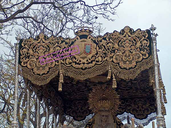 Caídas del palio del paso de Nuestra Señora de la Esperanza de la Yedra 