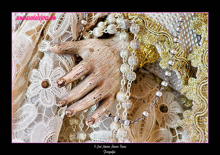 Mano izquierda de Nuestra Señora del Rosario (Ermita de la Yedra)