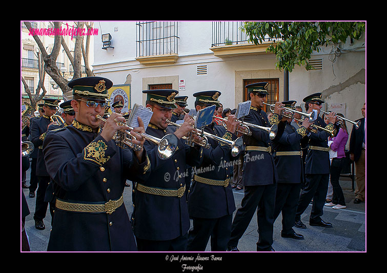 Agrupación Musical Nuestro Padre Jesús de la Sentencia tras el Paso de Misterio de la Hermandad de la Yedra