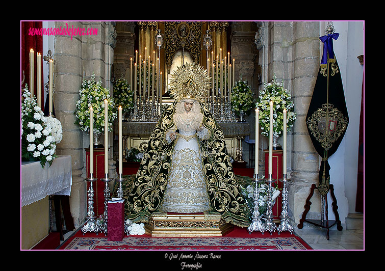 Besamanos Extraordinario de Nuestra Señora de la Esperanza con motivo del anuncio de su Coronación Canónica (19 de diciembre de 2010)