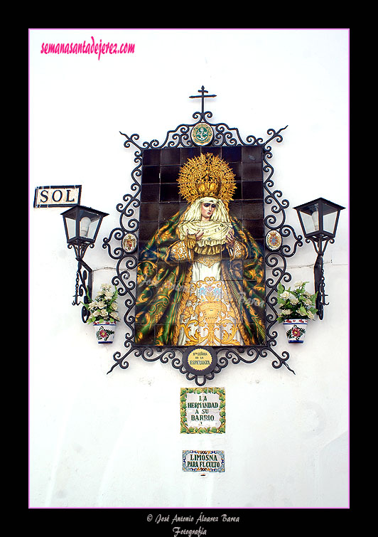 Retablo cerámico de Nuestra Señora de la Esperanza (Capilla de la Yedra)