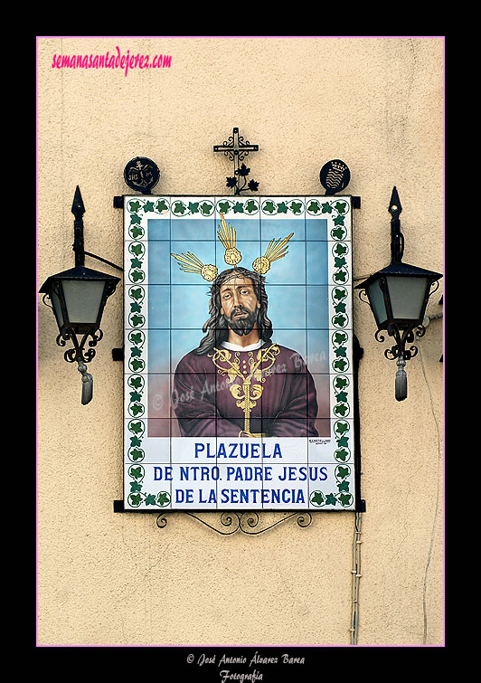 Retablo cerámico de Nuestro Padre Jesús de la Sentencia y Humildad (Plazuela)