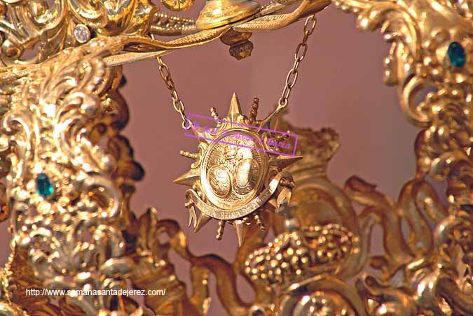 Detalle de  la Corona de María Santísima del Dulce Nombre 