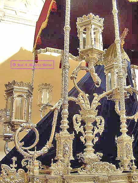 Candelabros de cola del paso de palio de María Santísima del Perpetuo Socorro 