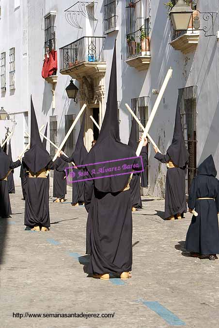 Nazarenos del cortejo de Palio de la Hermandad del Santísimo Cristo del Perdón