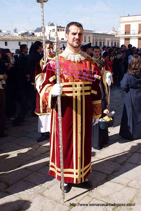 Pertiguero del Cuerpo de Acólitos del Paso de Palio de la Hermandad del Cristo del Perdón