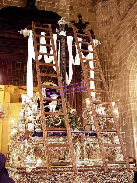 Vista trasera del paso de Nuestra Señora de Loreto