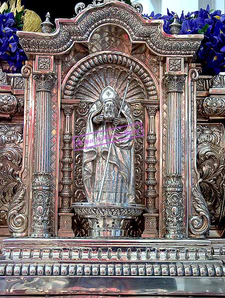 Capilla de San Dionisio en la canastilla del Paso de Nuestra Señora de Loreto