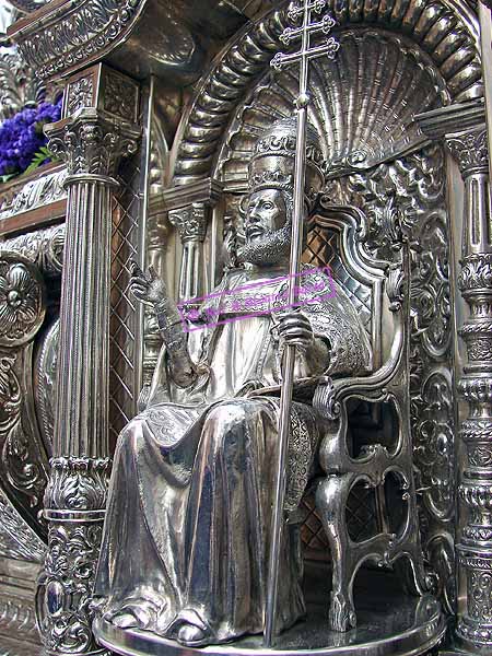 Detalle de la capilla de San Pedro en la canastilla del Paso de Nuestra Señora de Loreto