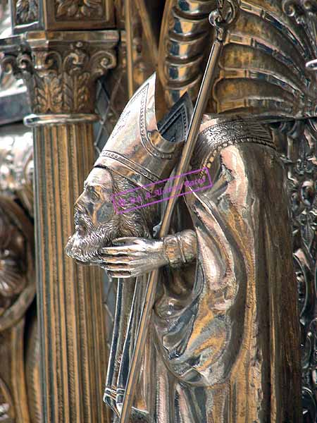 Detalle de la capilla de San Dionisio en la canastilla del Paso de Nuestra Señora de Loreto