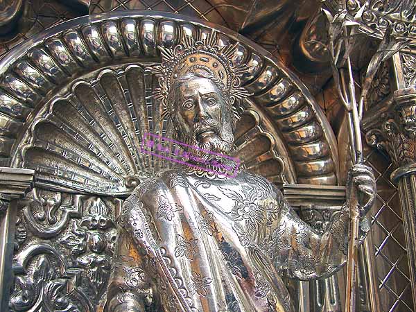 Detalle de la capilla de San José en la canastilla del Paso de Nuestra Señora de Loreto