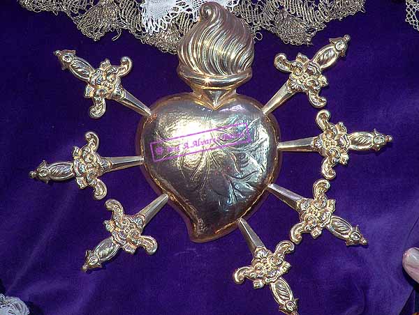 Corazon traspasado por los siete cuchillos de Nuestra Señora de Loreto