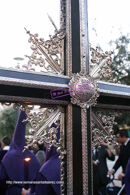 Detalle de la trasera de la cruceta de la Cruz de Guía de la Hermandad de Nuestra Sra. de Loreto