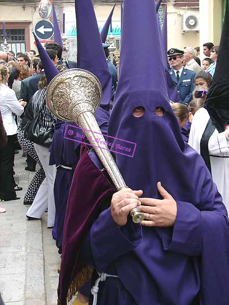 Nazareno con bocina de la Hermandad de Nuestra Sra. de Loreto