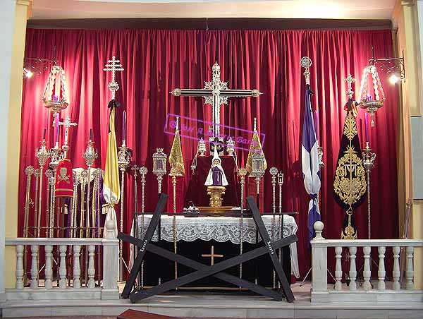 Altar de Insignias de la Hermandad del Loreto