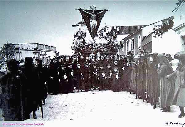 La Cofradía del Cristo comienza la Estación de Penitencia: la Carrera Oficial estaba por "inventar"