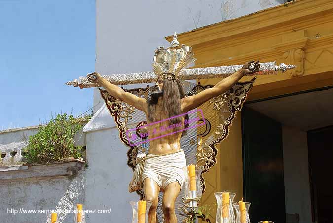 Paso del Santísimo Cristo de la Expiración a la salida de la Ermita de San Telmo 