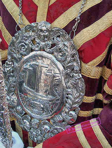 Medallón para el Pertiguero del paso de palio de la Hermandad del Cristo de la Expiración