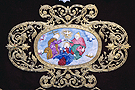 Cartela de las Tres Virtudes Teologales del faldón izquierdo del paso de palio de María Santísima del Valle