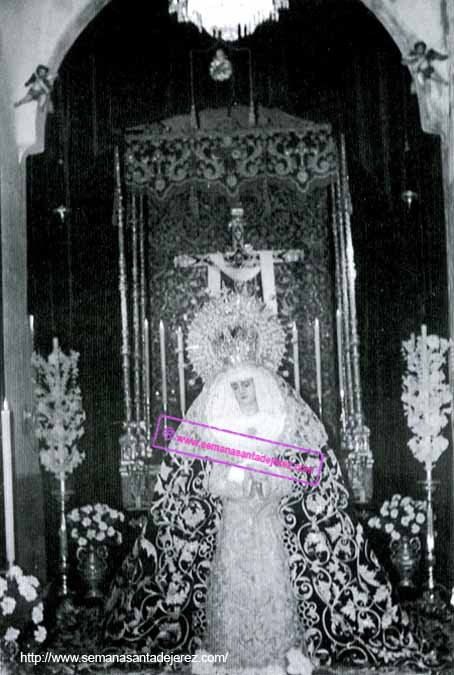 Besamanos de Nuestra Madre y Señora de la Soledad (Fotografía: José Luis Cruz Molins).