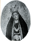 Nuestra Madre y Señora de la Soledad a principios del siglo XX. Las manos de la Virgen todavia no muestran el clavo de Cristo que actualmente porta en ellas (Fotografía: Anónima).