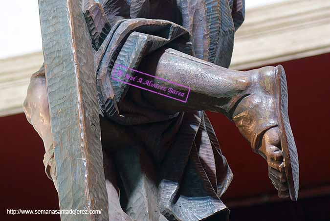 Pie izquierdo de Nicodemo (Paso de Misterio del Sagrado Descendimiento de Nuestro Señor)