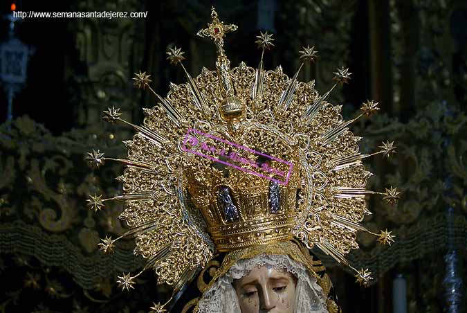 Corona de salida de Nuestra Madre y Señora de la Soledad