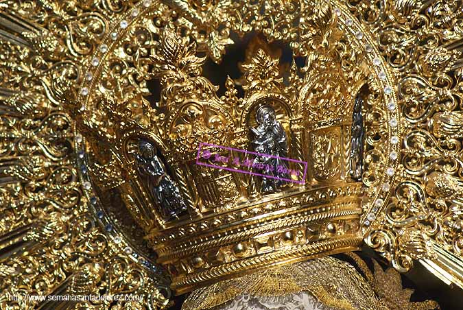 Canasto de la Corona de Nuestra Madre y Señora de la Soledad. Es corona abierta.