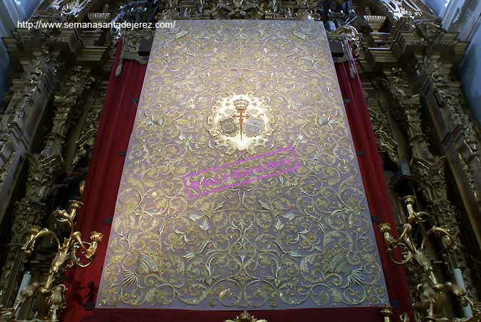 Techo del paso de palio de Nuestra Madre y Señora de la Soledad, restaurado por la Escuela Taller Azahares de Jerez (2010)