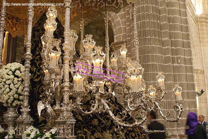 Candelabros de cola del paso de palio de Nuestra Madre y Señora de la Soledad