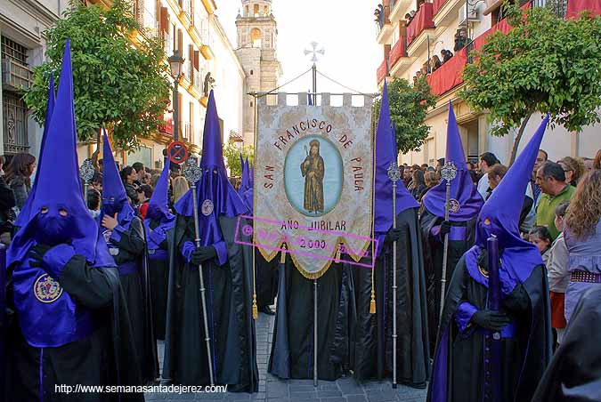 Presidencia del Estandarte Franciscano de la Hermandad de la Soledad 