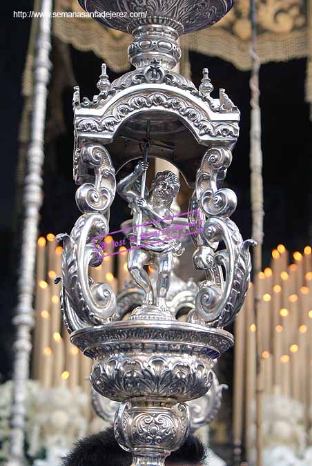 Cirial del Cortejo del paso de Palio de la Hermandad de la Soledad