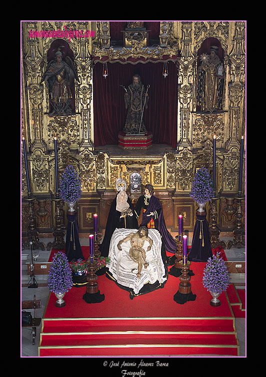 Besapiés del Santísimo Cristo del Sagrado Descendimiento (3 de abril de 2011)