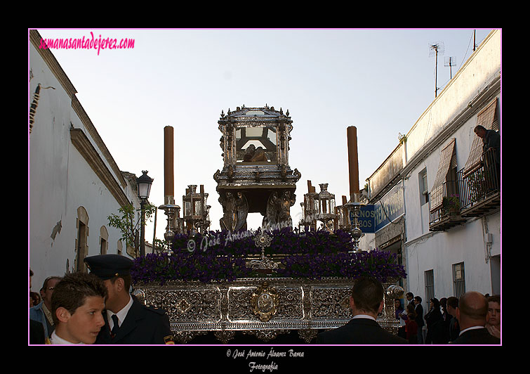 Paso de la Urna del Santo Entierro de Nuestro Señor