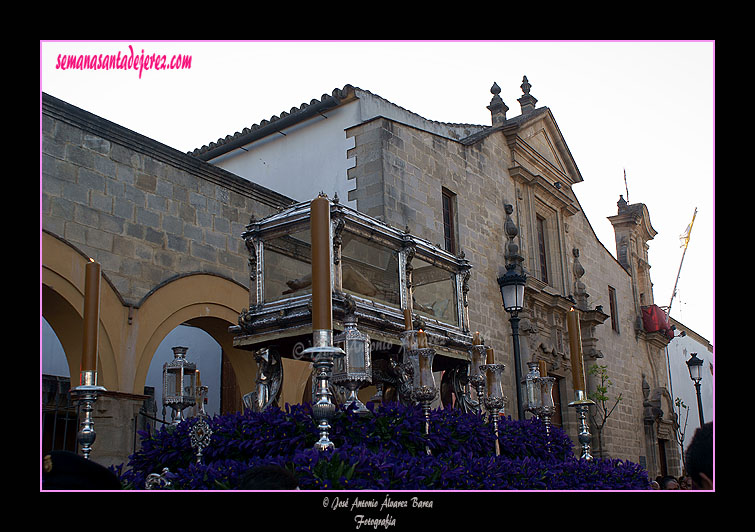 Paso de la Urna del Santo Entierro de Nuestro Señor