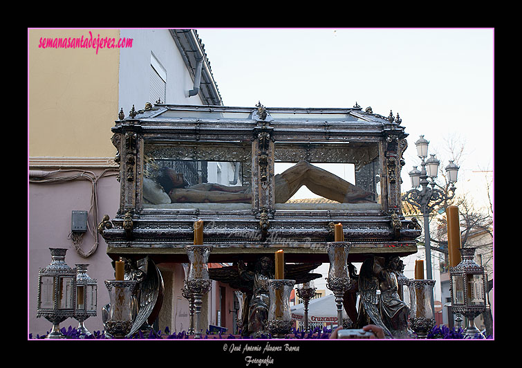 Paso de la Urna del Santo Entierro de Nuestro Señor