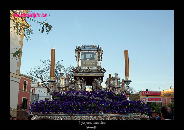 Paso de la Urna del Santo Entierro de Nuestro Señor