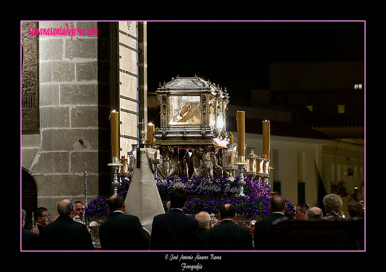 Paso de la Urna del Santo Entierro de Nuestro Señor