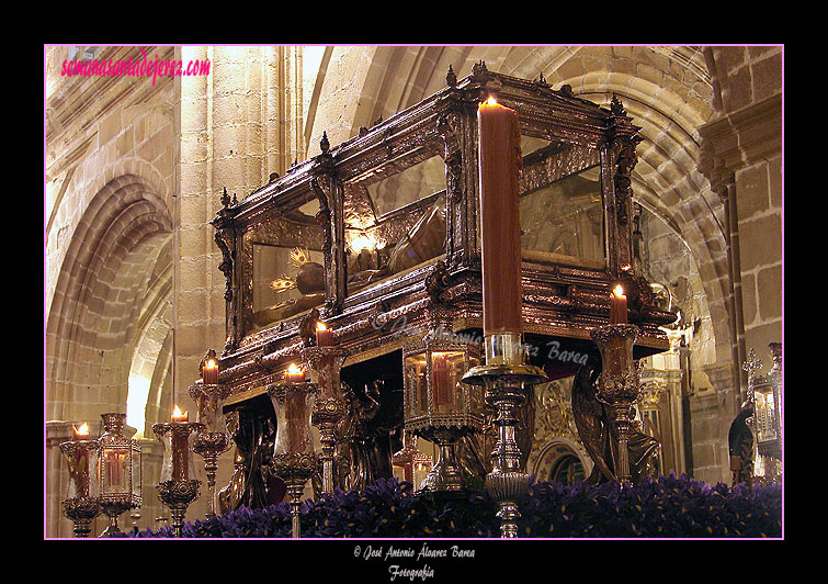 Paso de la Urna del Santo Entierro de Nuestro Señor